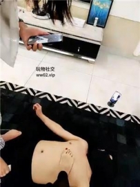 【调教视频】【安琦】双S-高跟玉足踩踏/掐乳闻肉丝脚 JS240912-4