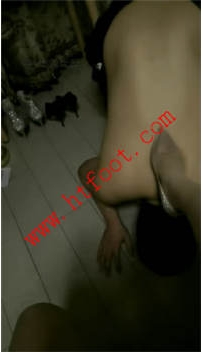 TL18277 弥生小主S舔脚踩踏耳光调教54分钟
