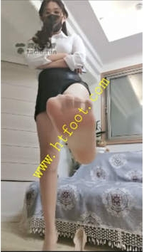 TL23020 若依】gts女巨人POV肉丝牛仔裤第一视角76分钟【语言羞辱相当给力、该资源APP上没有的、弄到相当不容易、所以价格稍微贵点、请理解】
