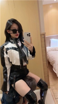 【调教视频】【玥樾】坐脸窒息/舔长靴丝袜美腿 bf45939