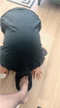 【调教视频】【泽莉】黑丝高跟踩/脚下喂食/镜前骑马 bf45996