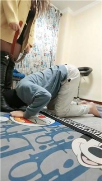 【调教视频】【平凡】情侣主-骑马转胯/长靴踩虐/鞭打 bf45469