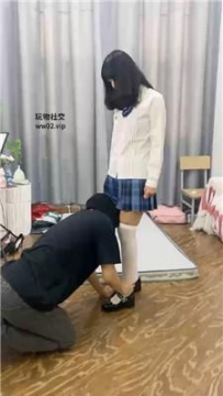 【调教视频】【清纯女大】舔素人学生的皮鞋白袜 JS240928-5