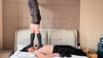 32941  【无双sama】04年小主第一次踩毯子