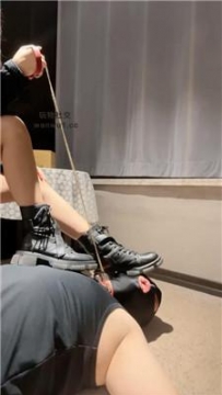 【调教视频】【小公主lios】短靴碾压踩/骑马转胯/滴蜡/白袜窒息/头压马桶 bf44190