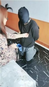 【调教视频】【小叶女S】全体重踩踏/鞋抽耳光 JS241017-3