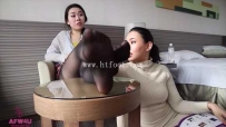 32251  AFW4U女女 妹子嗦另一个妹子的酸臭黑丝脚