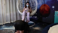 28888  【黑丝诱惑】沐沐原味裸足脚深喉脚耳光窒息