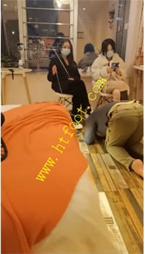 TL25461 套路户外】柠檬和她闺蜜暴打男神提档踩踏耳光打屁股专场41分钟