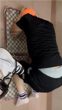【调教视频】【奇了怪了】运动后原味鞋袜踩虐家奴 JS240829-7