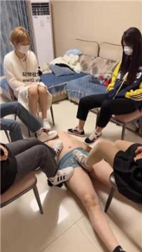 【调教视频】【精神小妹】5S学生主-运动鞋白袜裸足踩 bf45656