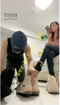 TL24913 魅儿】闻RUSH清理主人全部脏鞋底61分钟
